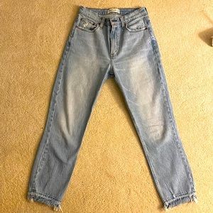 Abercrombie high rise mom jeans size 4